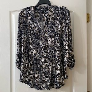 Black and tan print knit shirt by New Direction. Size XL.